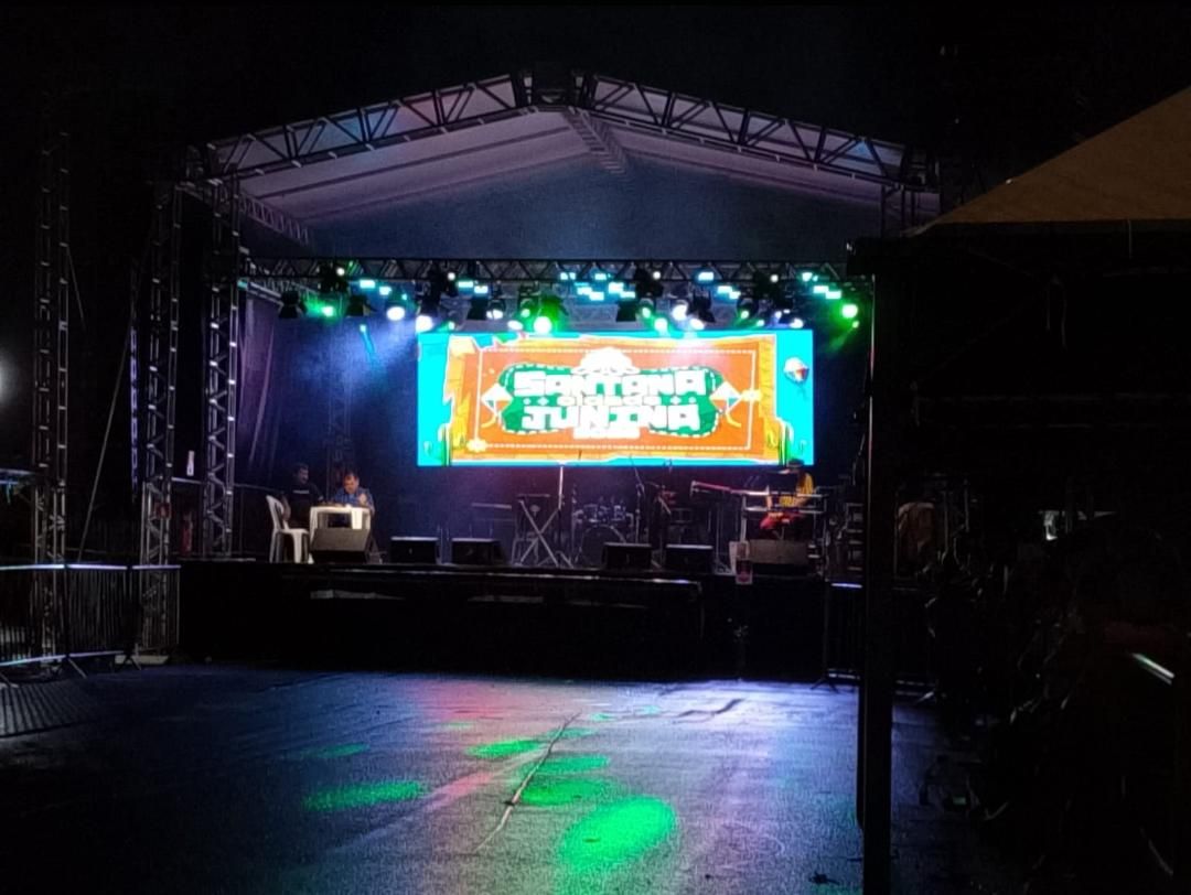 Painel de LED · identidade do evento — Forrozão da Anchieta 2026